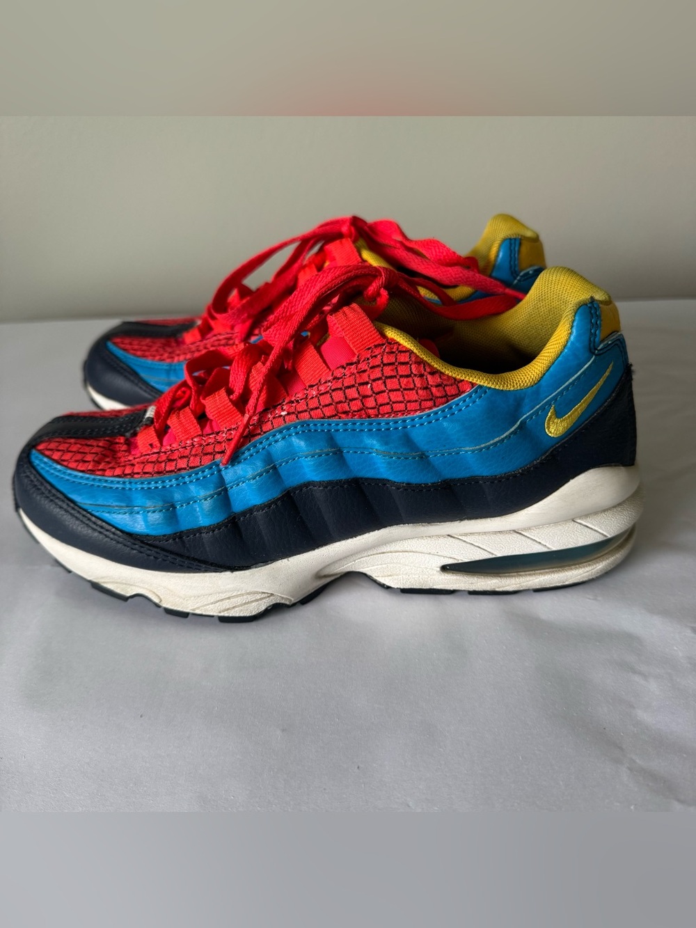 NIKE AIR MAX 95 Boy's Size 6Y 6 Youth Sneakers Crimson Blue